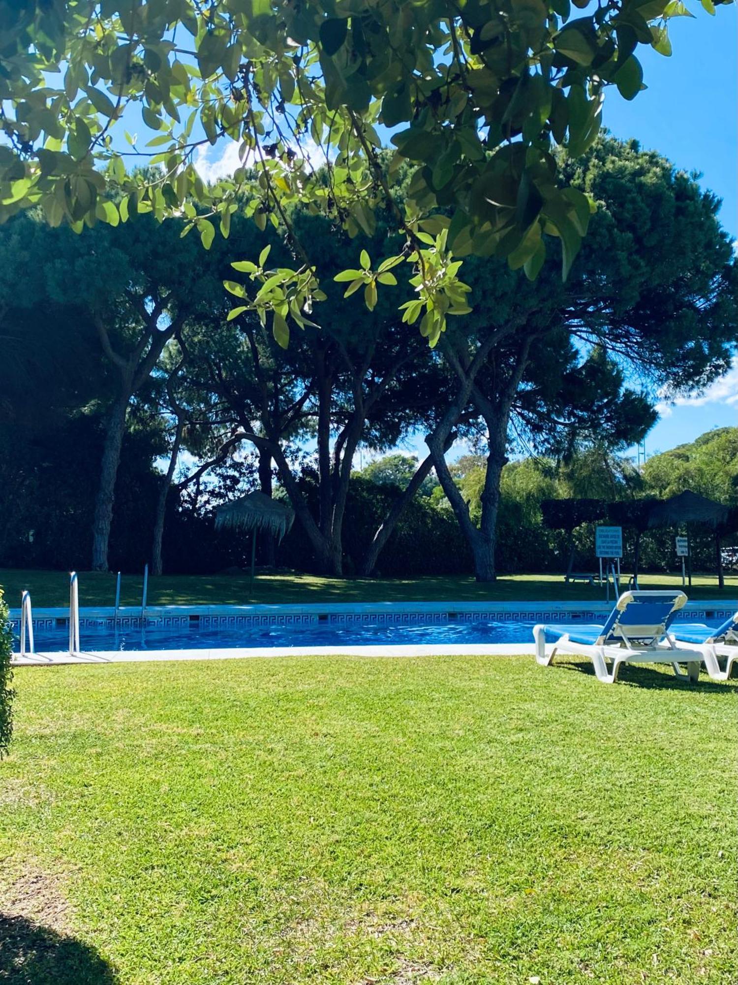 Luminoso Apartamento Para Dos Personas En Cabopino Marbella Exterior foto